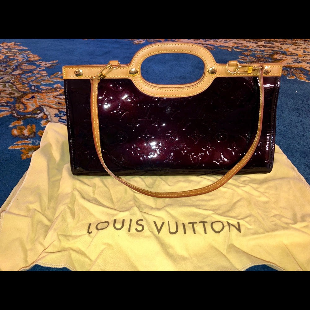 Louis Vuitton Roxbury Vernis Amarante Bag